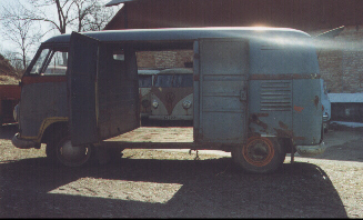 count the barndoors in this picture